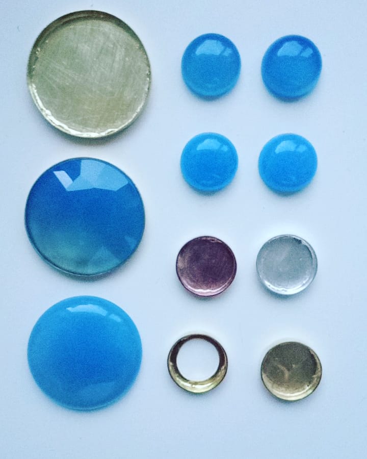 Round Chalcedony Cabs and Gold Trays